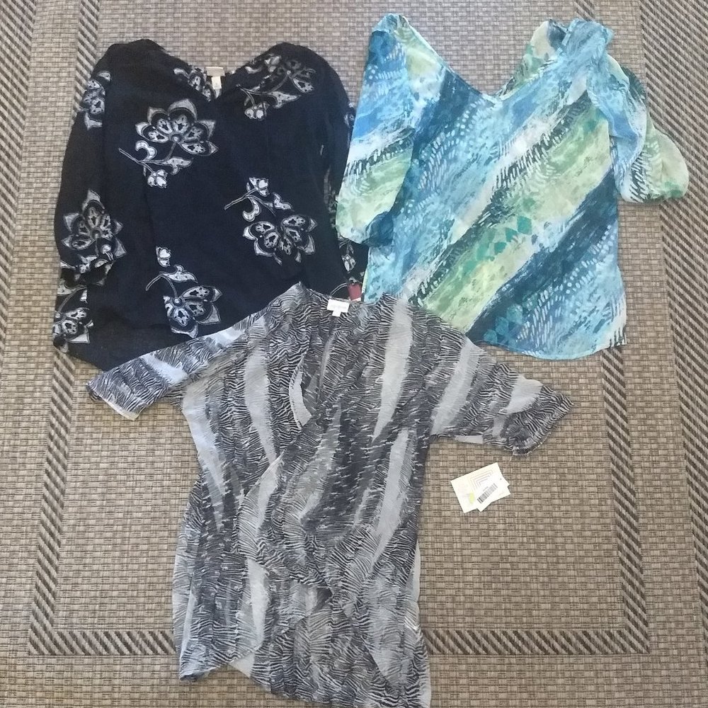 Women's Size Small Flowy Top Lot